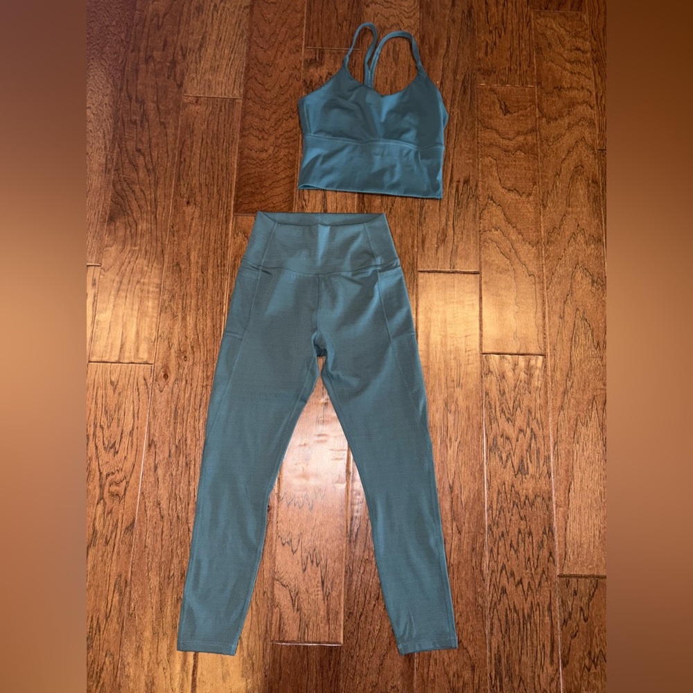 Born Primitive Teal Activewear Set Sports Bra and Leggings size Small